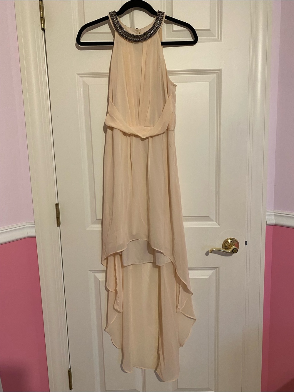 B. Darlin cream high low sleeveless formal homecoming dress, size 5/6